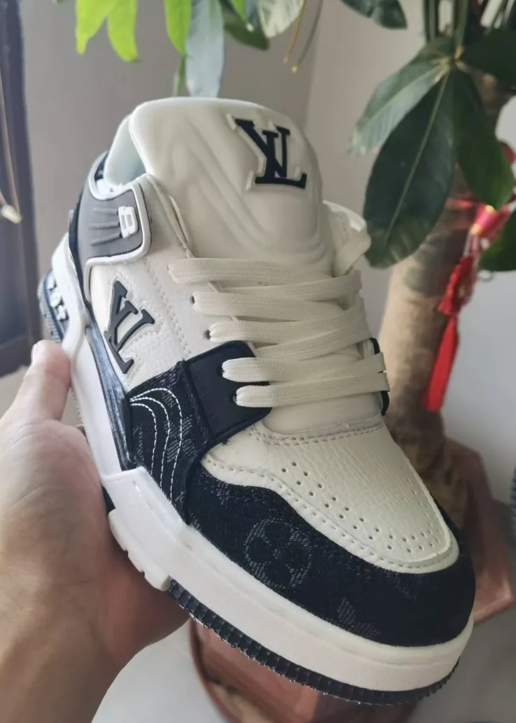 Louis Vuitton Sixth-Generation Sneakers — supplied photograph 4