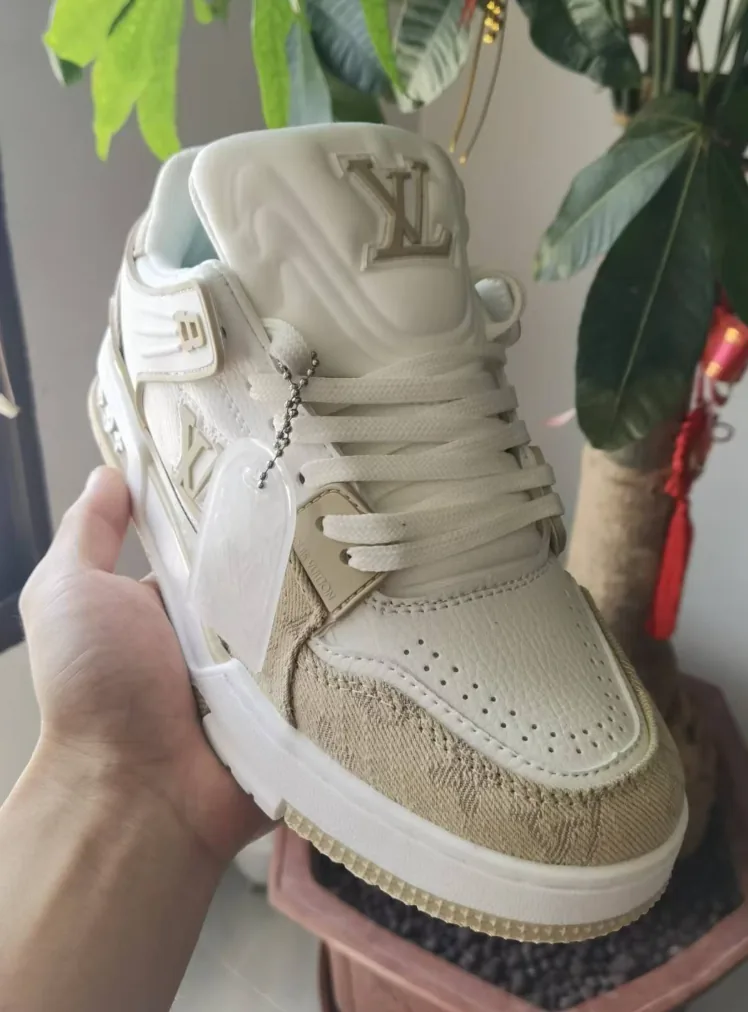 Louis Vuitton Sixth-Generation Sneakers — supplied photograph 3