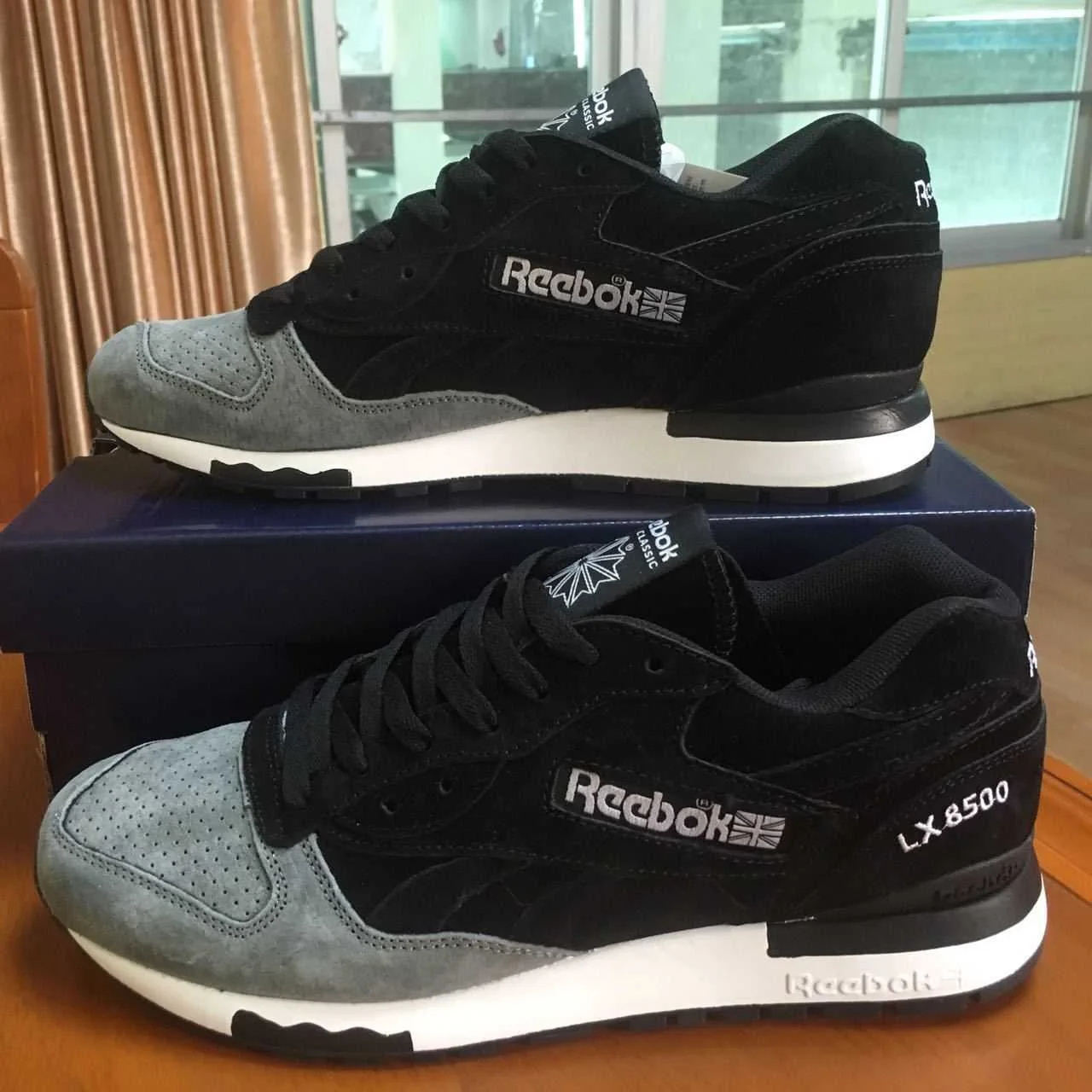 Reebok LX8500 — Black / Grey — supplied view
