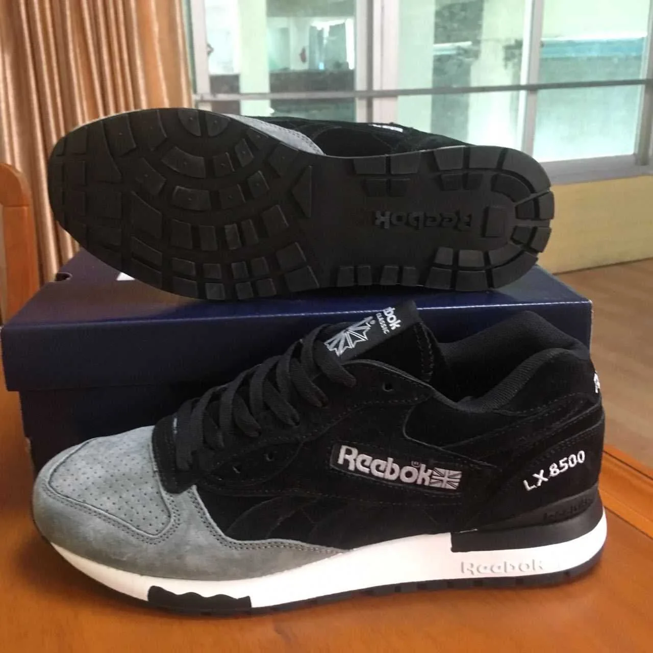 Reebok LX8500 — Black / Grey — supplied view
